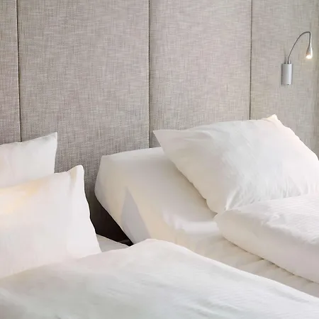 Otel Scandic Frankfurt Museumsufer 4*