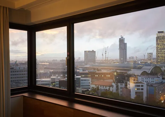 Hotel Scandic Frankfurt Museumsufer 4*