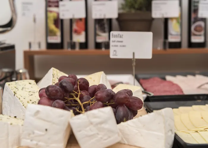 Otel Scandic Frankfurt Museumsufer 4*