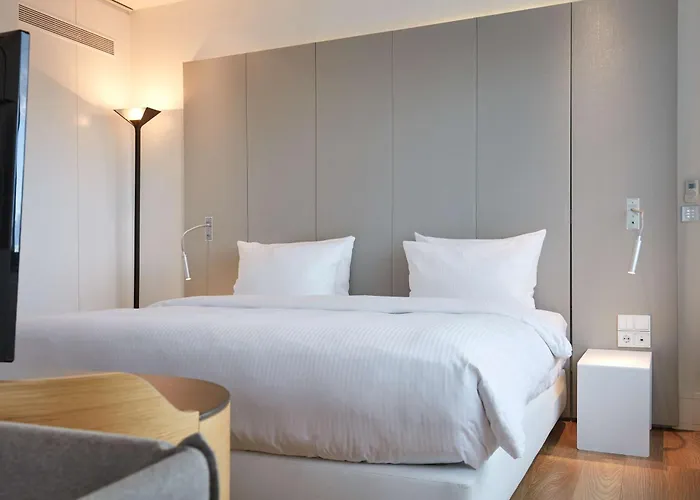 Otel Scandic Frankfurt Museumsufer 4*